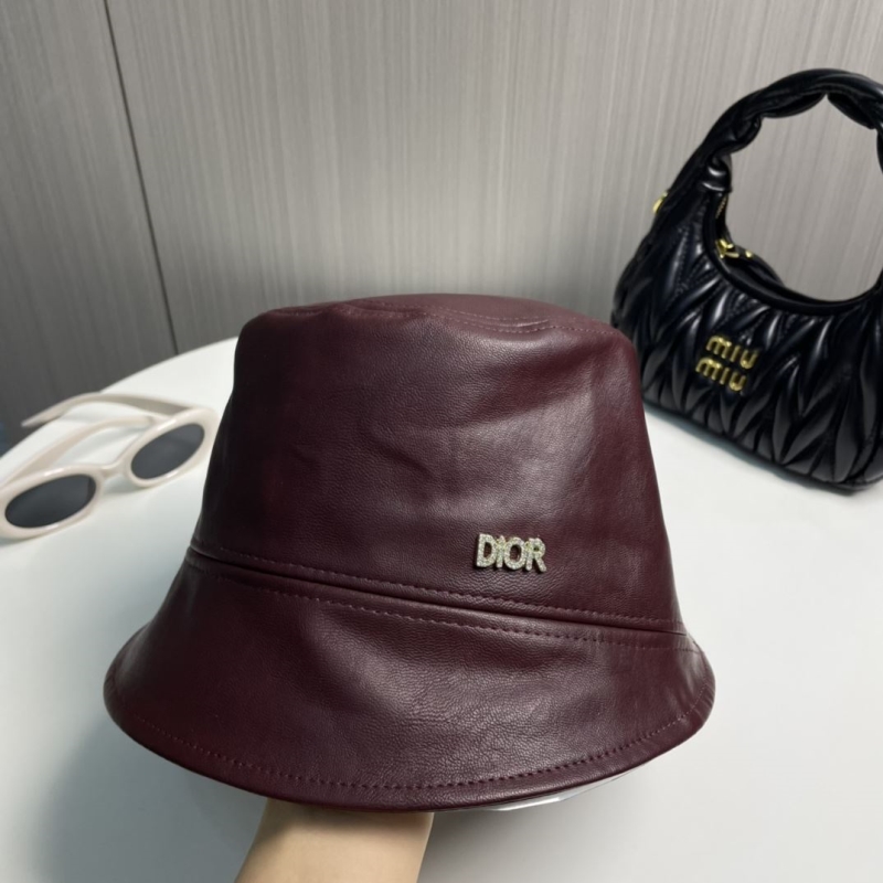 CHRISTIAN DIOR